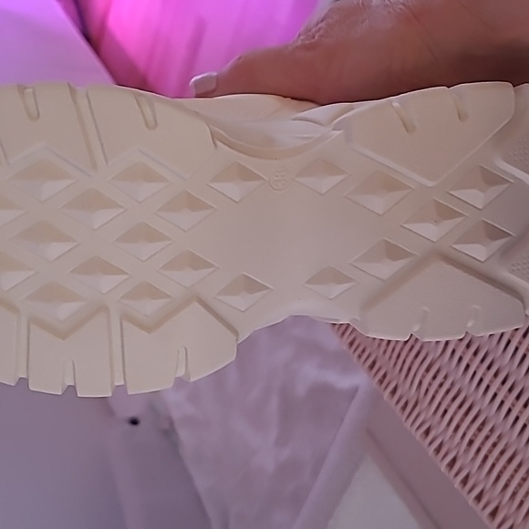 Sniker white.new - Picture 2 of 4